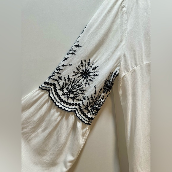 Loft blouse with embroidered sleeve - Picture 2 of 5